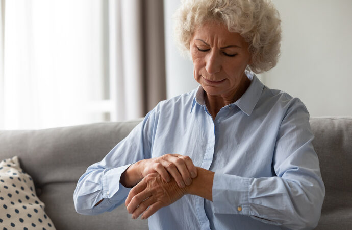 Living with Arthritis: Tools and Tips for Everyday Tasks